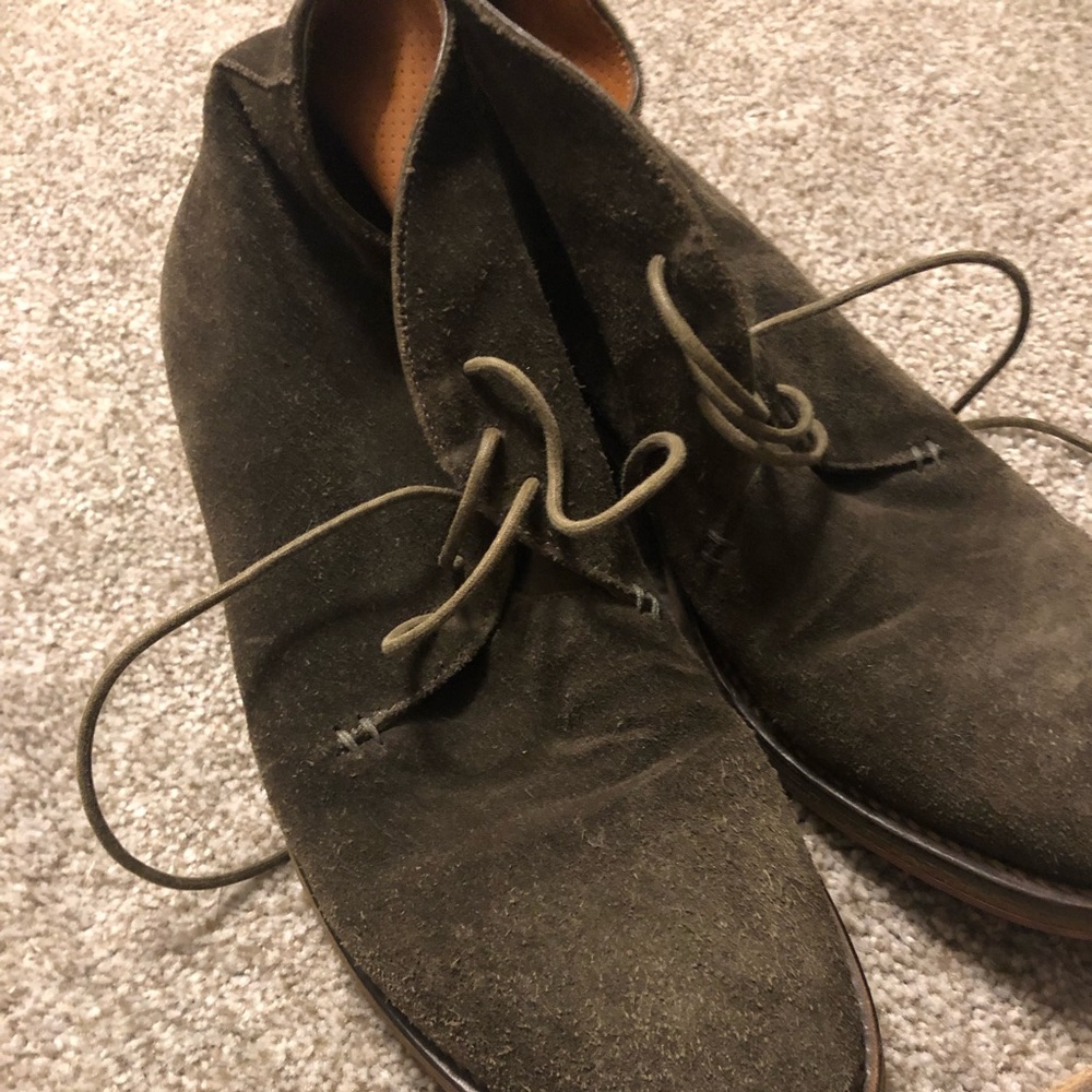 To Boot New York suede olive chukkas